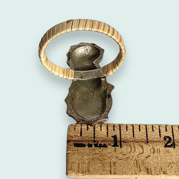 Set of 4 Design Imports Cast Brass Seahorse & Fiber Napkin Rings - Picture 9 of 10